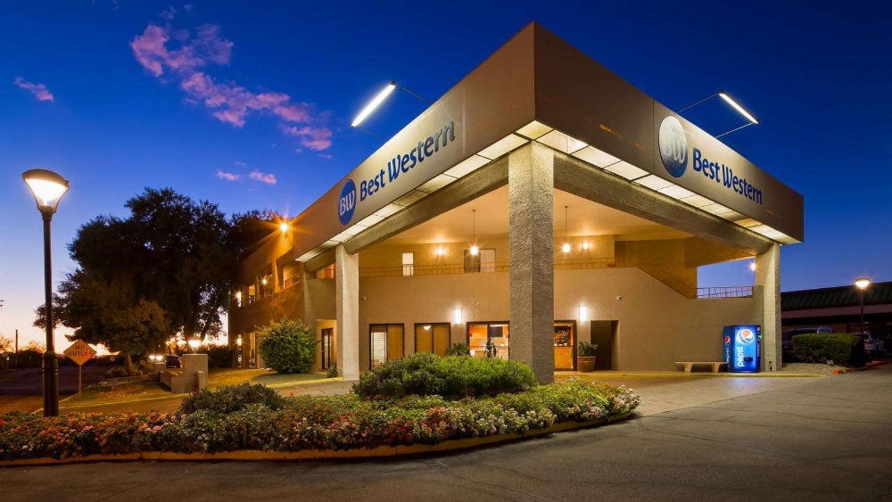 Best Western Innsuites Tucson Foothills Hotel & Suites Main image